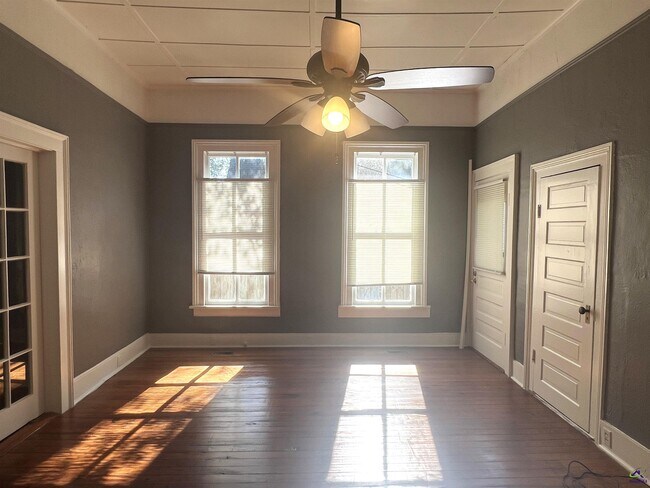 Building Photo - 310 Central Ave