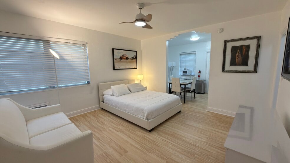 Building Photo - The Bellmore