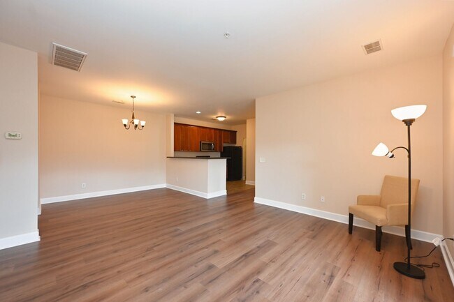 Building Photo - **PRISTINE GARDEN-LEVEL CONDO ON THE FIRST LEVEL NEAR PAVILION AND COMMUNITY GREEN SPACE**
