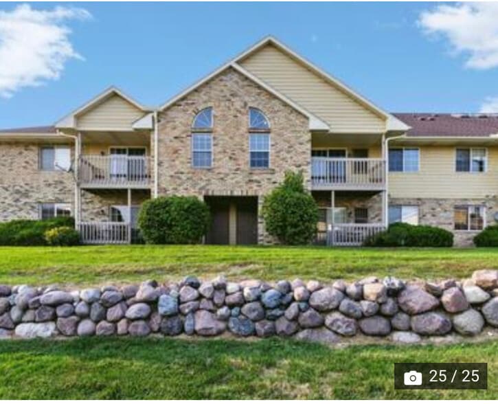 Main Entrance - 4887 Easy St