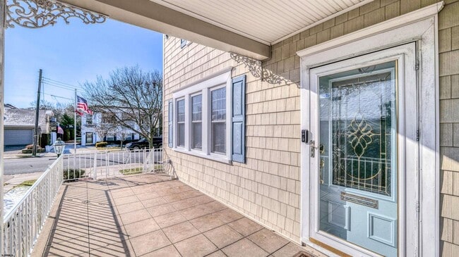 Building Photo - 17 S Derby Ave