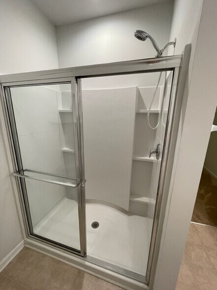 Building Photo - 252 Castle Dr