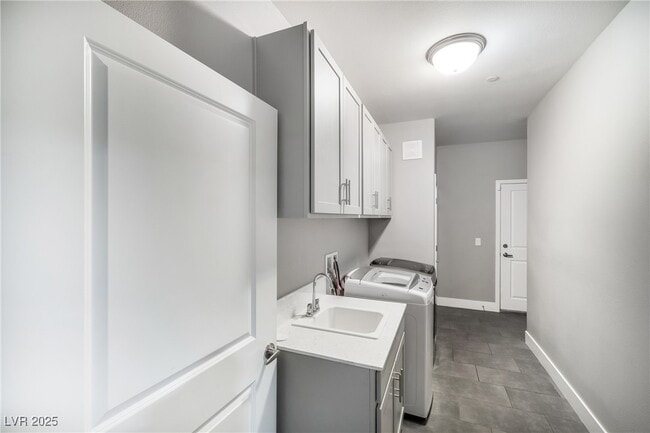 Building Photo - 11890 Tevare Ln