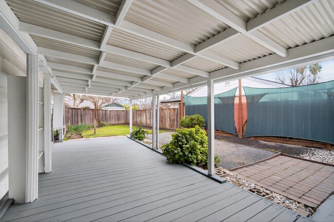 Building Photo - 259 Gloria Dr