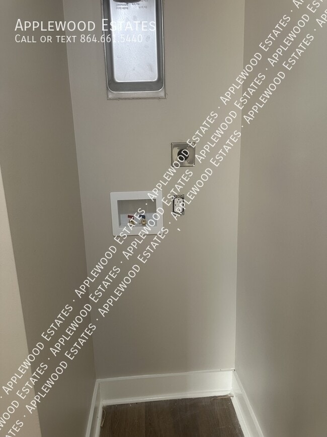 Building Photo - 509 Hetty Hill St