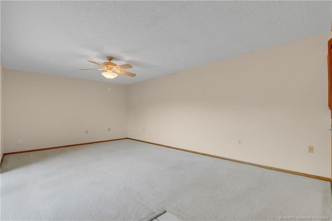 Building Photo - 5662 SE Windsong Ln