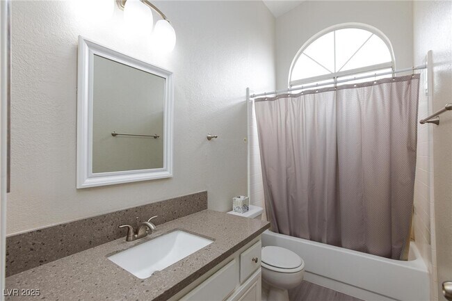 Building Photo - 9836 Russett Wood Cir