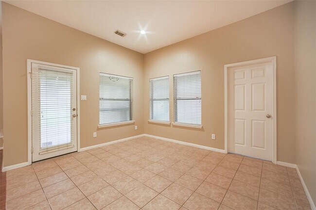 Building Photo - 7726 Trophy Pl Dr