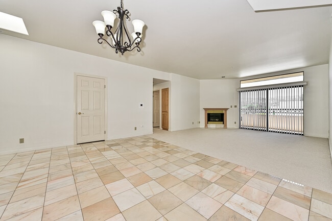 Building Photo - 5319 Lindley Ave