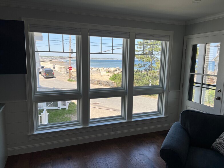 Building Photo - 2 1/2 Dumas Ave