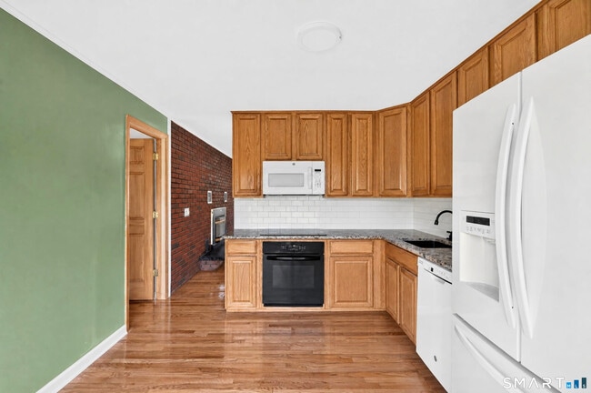Building Photo - 105 Bear Paw Rd