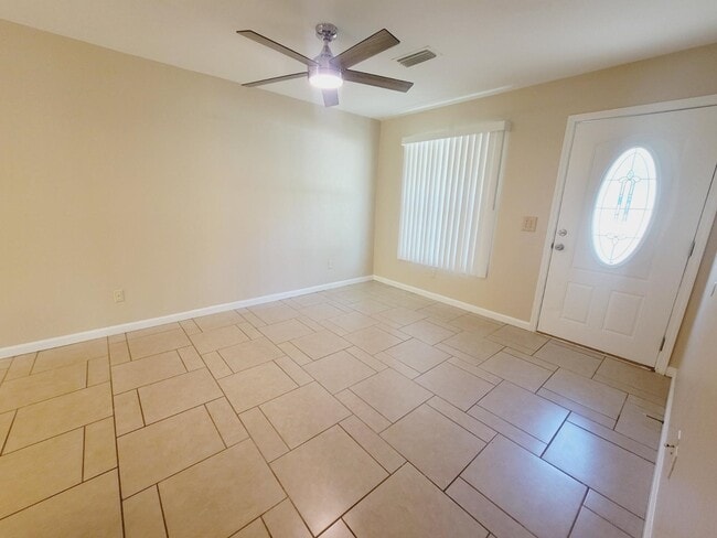 Building Photo - 5680 Doonesbury Way