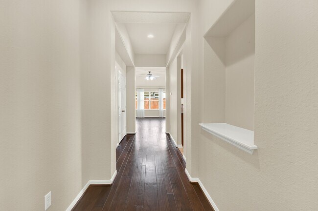 Building Photo - 9226 Fernwillow Dr