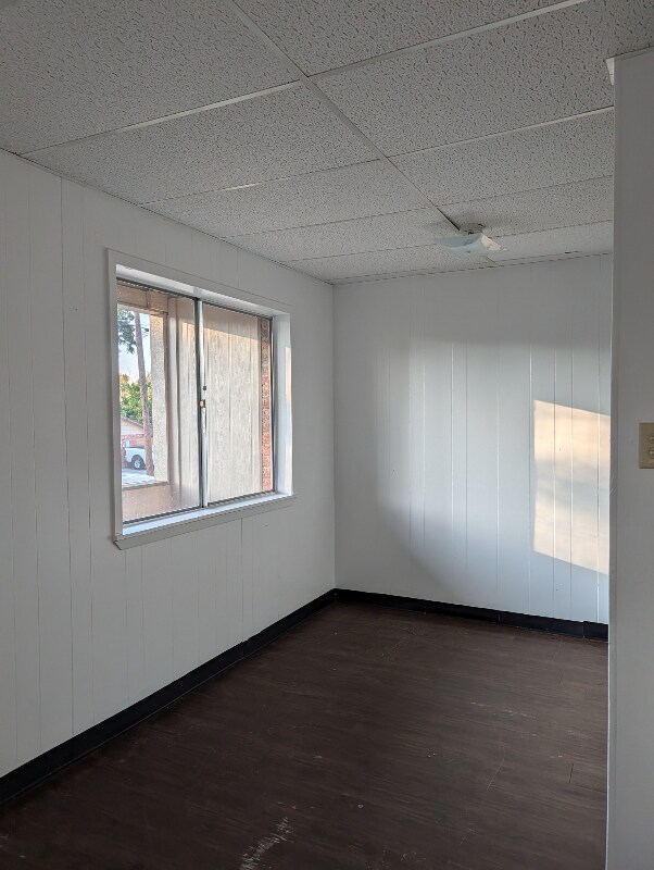 Building Photo - 104 Holland St