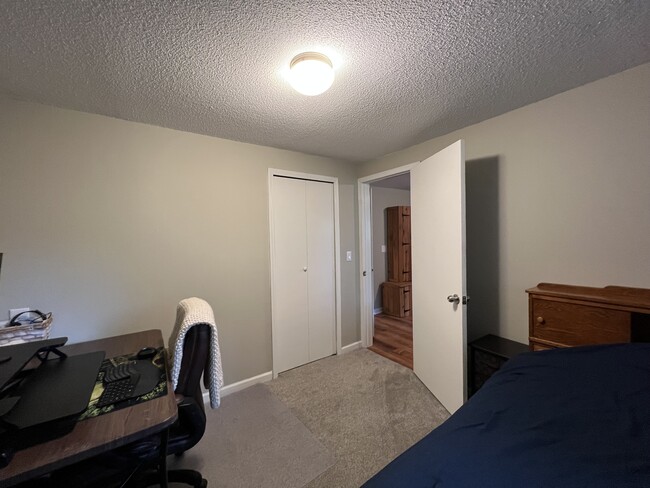 Building Photo - 2497 Copper Cliff Trail