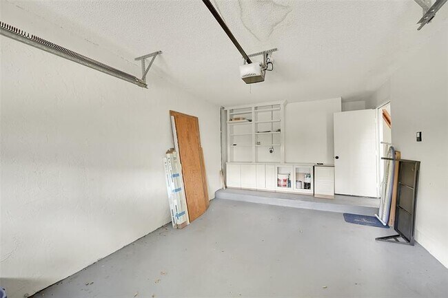 Building Photo - 5307 Buckhead Cir