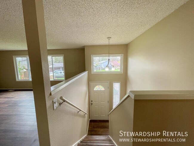 Building Photo - 3620 SE 36th Cir