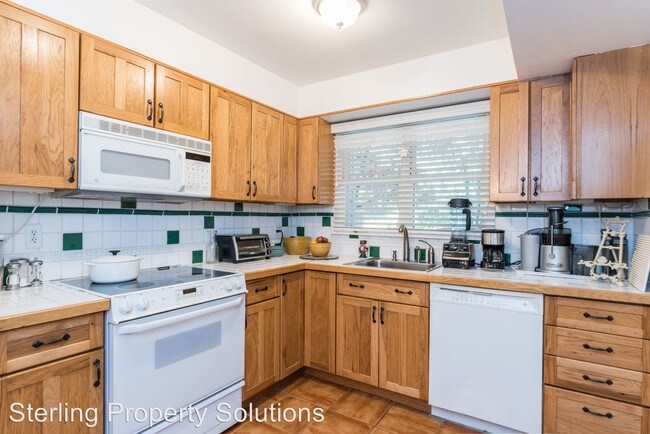 Building Photo - 3 br, 2 bath House - 2-6 Brooke Club Dr