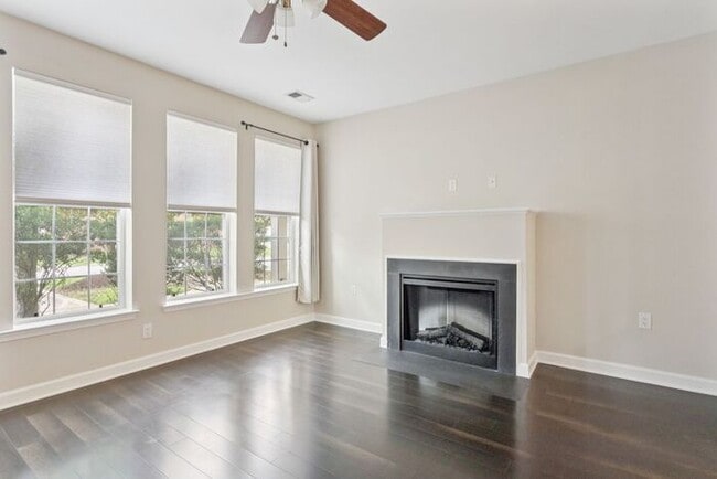 Building Photo - 600 Edelen Station Pl