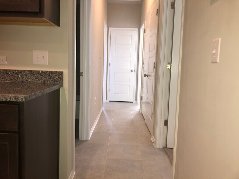 Building Photo - 1807 Davidson Ranch Dr