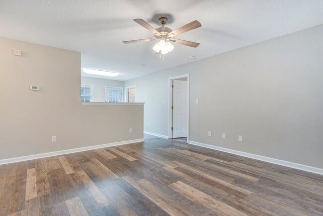 Building Photo - 2046 Samantha Dr