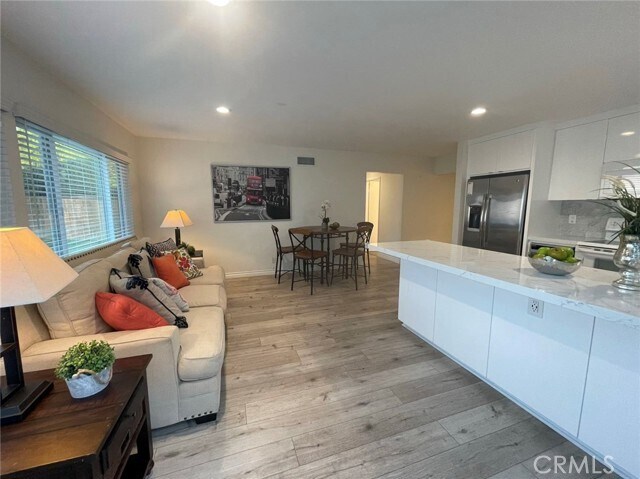 Building Photo - 4231 Manzanita St