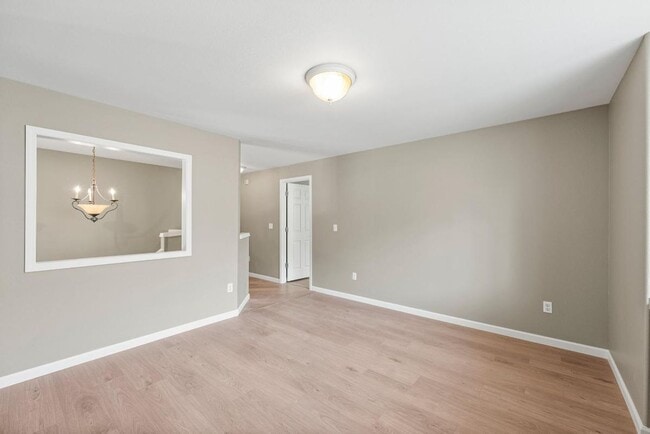 Building Photo - Spacious Sunrise Home for Rent in Puyallup...
