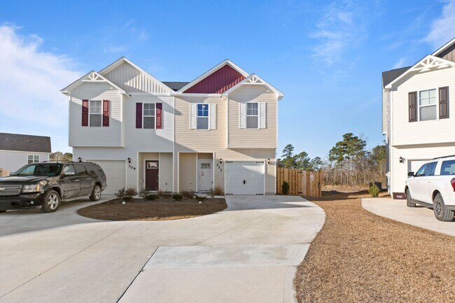 Building Photo - Colony at Towne Pointe