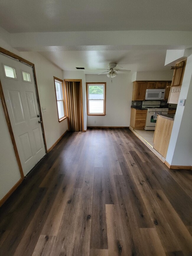 Building Photo - 855 Detroit Ave