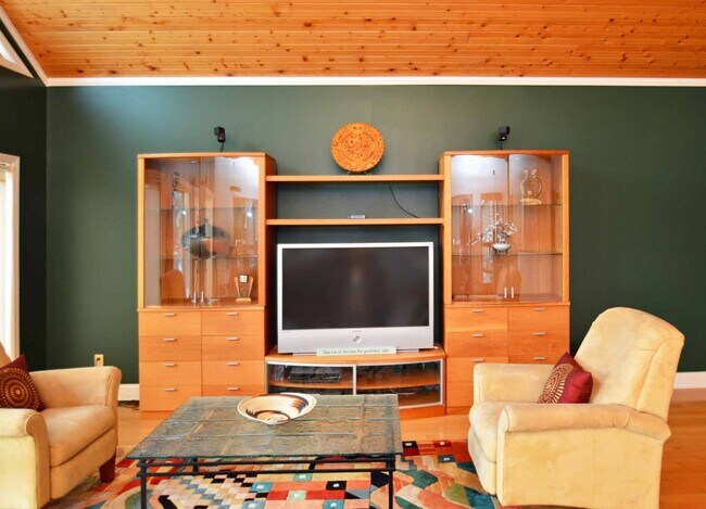Building Photo - 4 Bedroom || 3 Bathroom home on Leesville ...