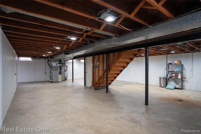 Building Photo - 6341 N Charlesworth St