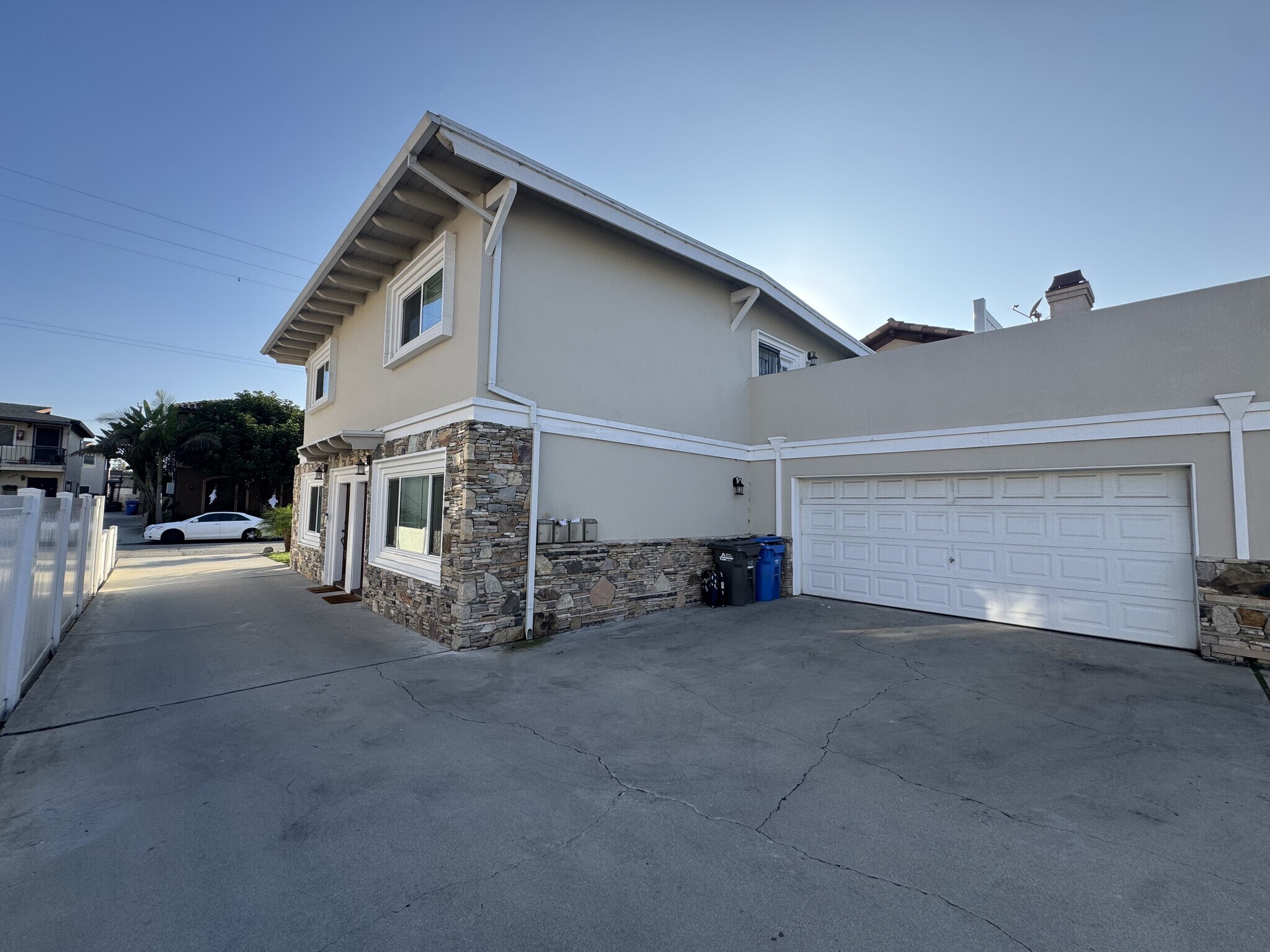 Building Photo - 2203 Voorhees Ave