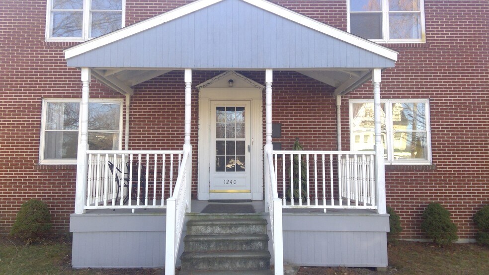 Building Photo - 1240 Manor St