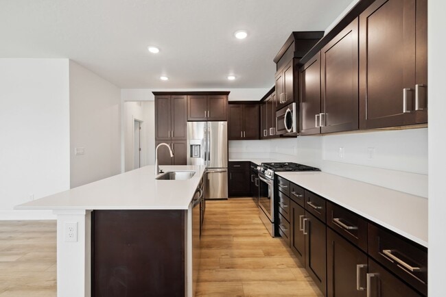 Building Photo - Move-In Ready Elegance - 4 Bedrooms! Pet Friendly!