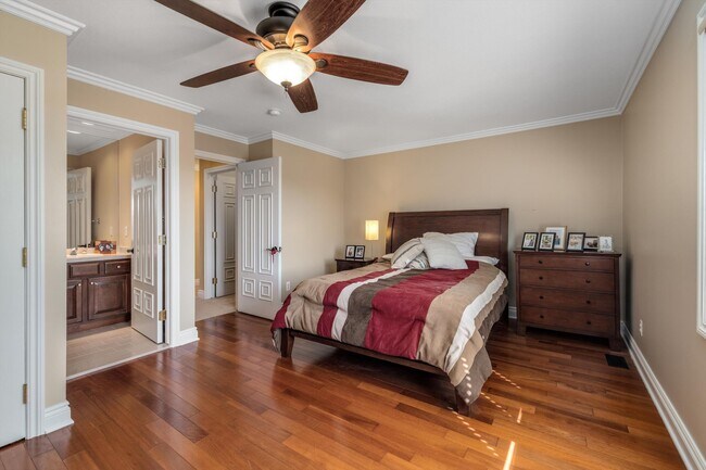 Building Photo - 7040 Royal Villa Ct