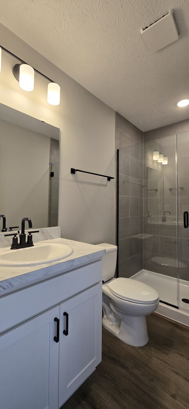 Building Photo - 1205 Ayla Ave