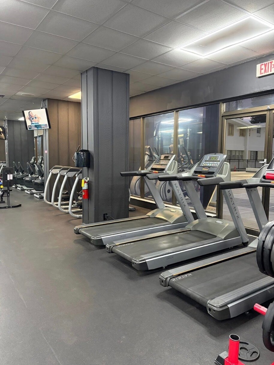 Building Photo - 2780 NE 183rd St