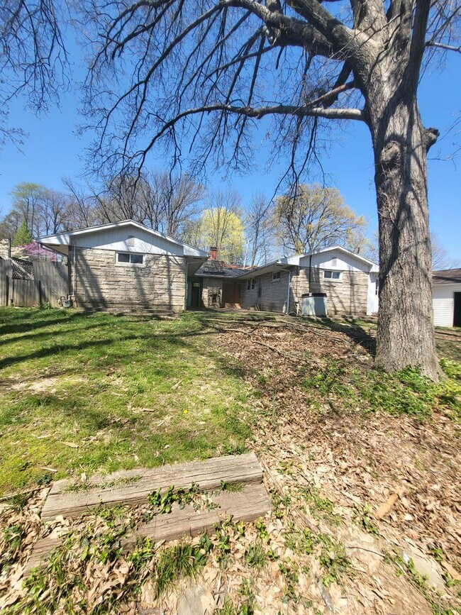 Building Photo - 507 Pfeiffer Rd