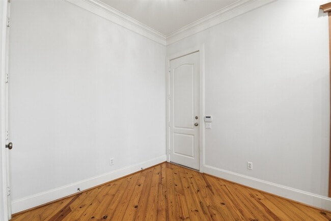 Building Photo - 4424 Blossom St