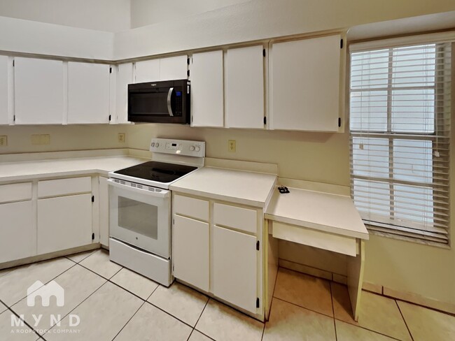 Building Photo - 11211 Sailbrooke Dr
