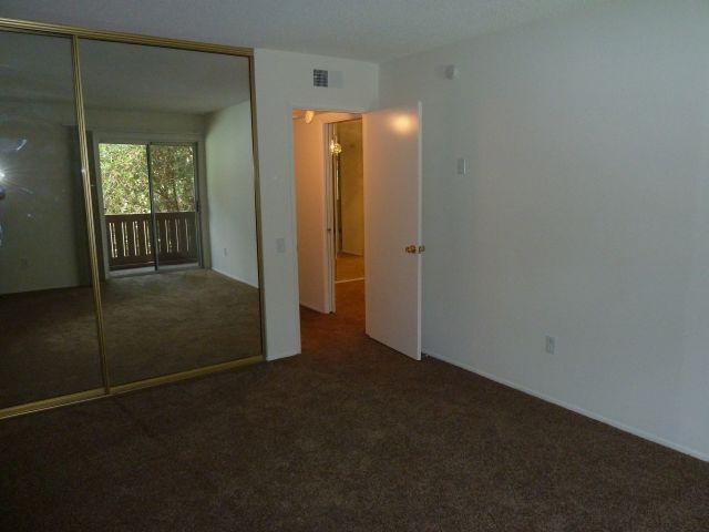 Building Photo - 1 Bed - 1 Bath Single Story Condo at Lake ...