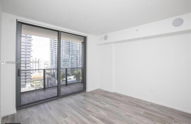 Building Photo - 801 S Miami Ave