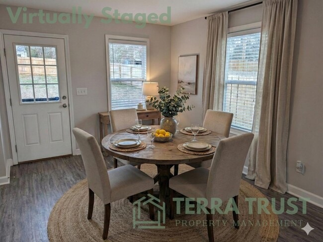 Building Photo - 806 Grace Ave