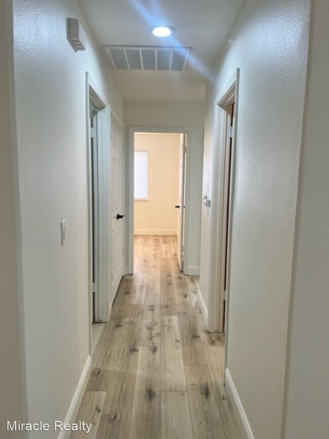 Building Photo - 3 br, 2 bath House - 52 Makeena Drive