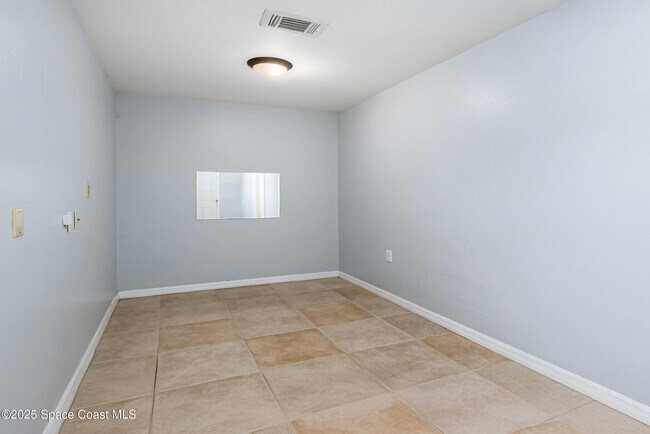 Building Photo - 460 Carissa Dr