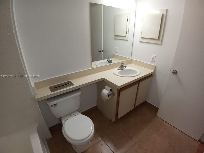 Building Photo - 9999 Summerbreeze Dr