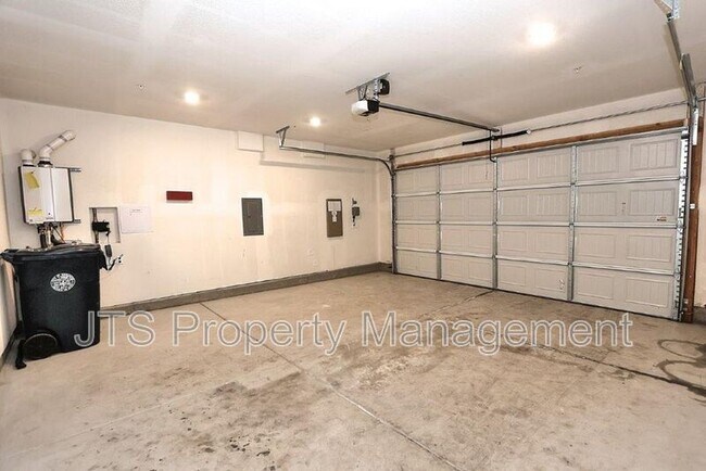 Building Photo - 3513 Birdland Ave