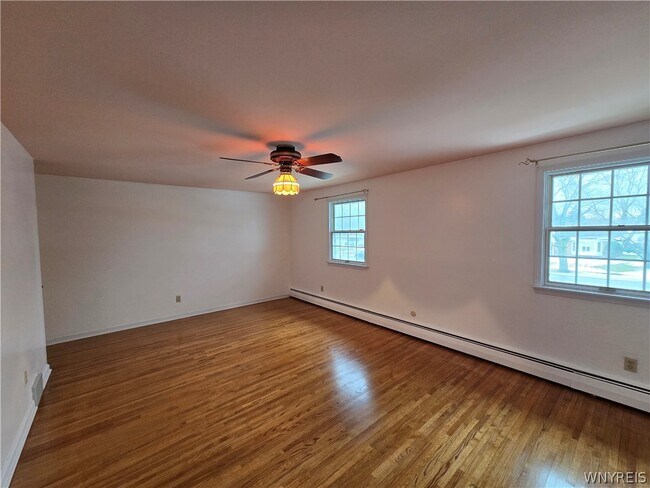 Building Photo - 2287 Long Rd