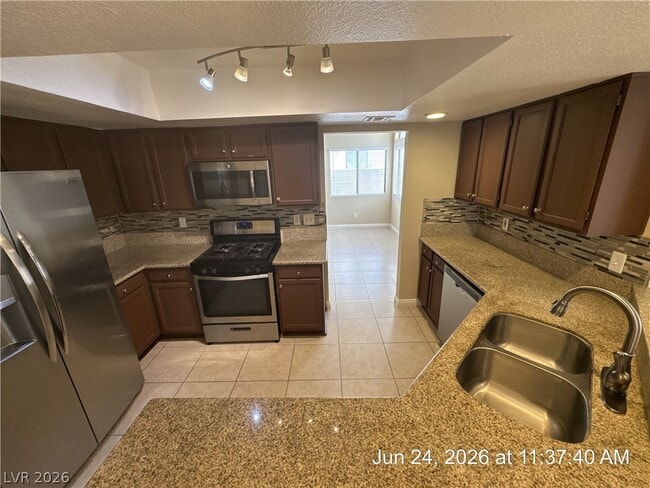 Building Photo - 127 Wynntry Dr