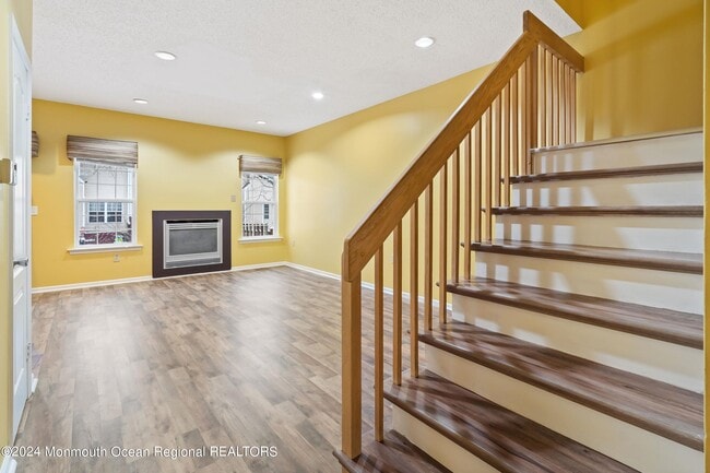 Building Photo - 707 Hatchery Ct
